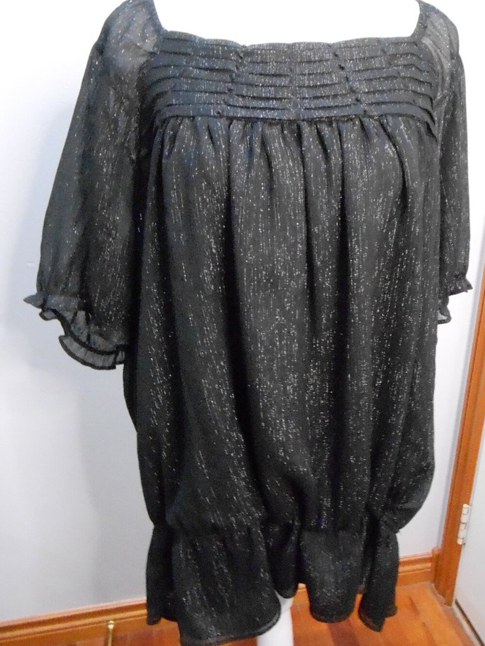Lane Bryant Women's Black Silver Threading Sheer Lined Short Sleeve Blouse Sz-22